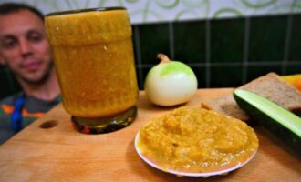 Кабачковая икра с томатным соусом и майонезом на зиму