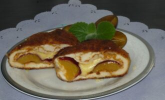 Куриное филе со сливами и сыром