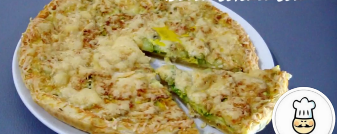 Пицца пирог из кабачков с сыром.