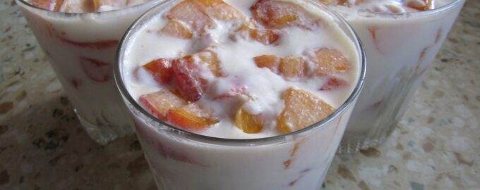 Сливочное желе с фруктами