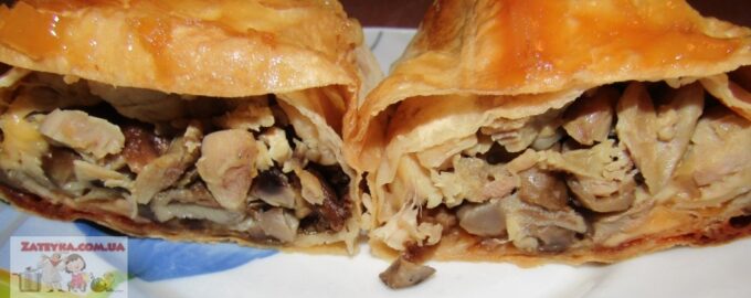 Рулеты из лаваша с курицей, грибами и сыром