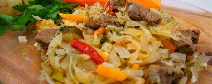 Тушеная капуста с мясом баранины