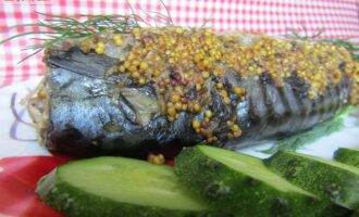 Скумбрия, запеченная в горчичном маринаде