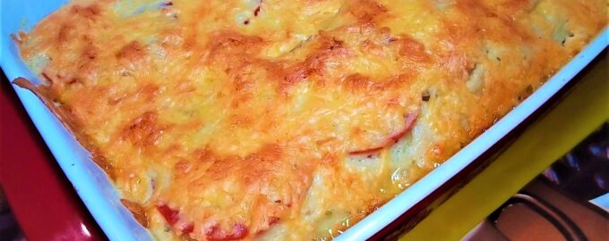 Блинчики с мясом и грибами, запеченные под соусом бешамель