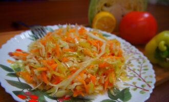 Салат из капусты белокочанной с соком лимона