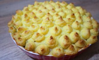 Фарш с грибами запеченный с пюре.