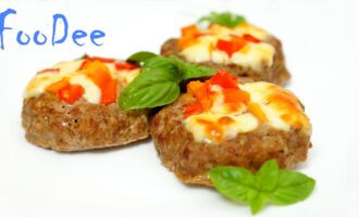 Мясные гнезда с сыром и помидорами