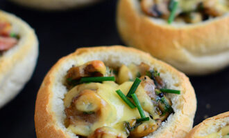 Булочки, фаршированные грибами