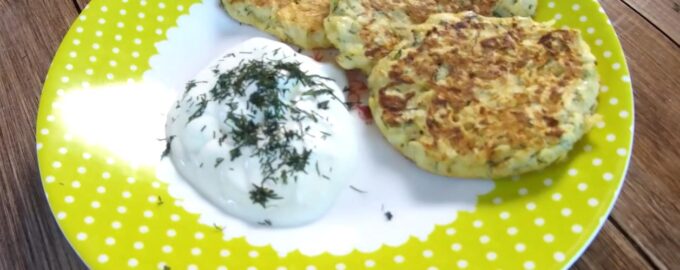 Кабачковые оладьи с зеленью