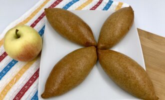 Творожные пирожки с яблоком