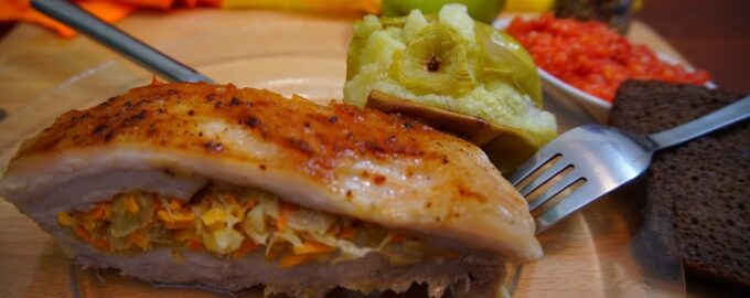 Вкуснейший мясной рулет с квашеной капустой!