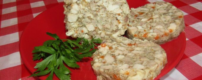 Ветчина из куриных бедер