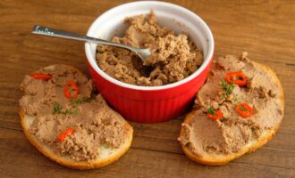 Самый простой и вкусный паштет из куриной печени