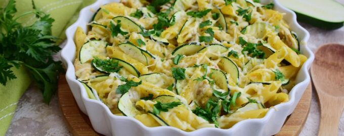 Макаронная запеканка с кабачками
