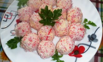Крабовые шарики с яйцом и сыром