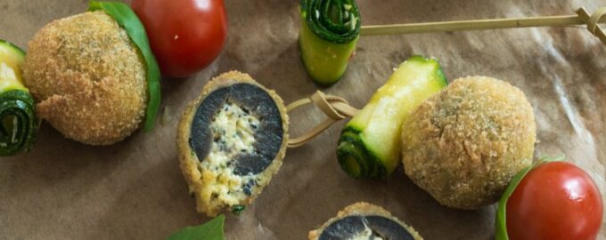 Фаршированные оливки с хрустящей корочкой