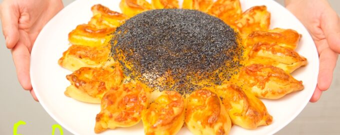 Праздничный и изумительно красивый пирог "Подсолнух" с мясом и сыром
