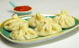 Хинкали с мясом. Грузинская кухня