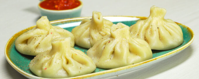 Хинкали с мясом. Грузинская кухня