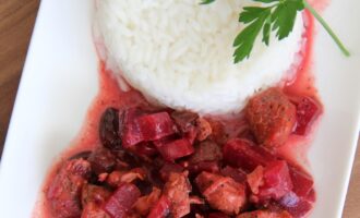 Куриная грудка с свеклой