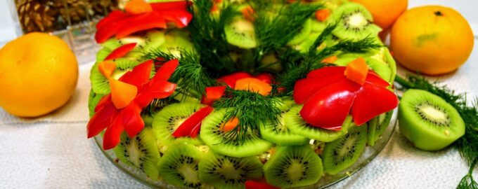 Слоеный салат с тунцом на праздничный стол!
