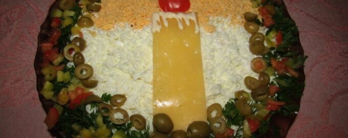 Новогодний салат «Свеча» с ветчиной, грибами и сыром