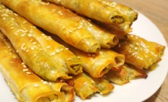 Роллини с брынзой и шпинатом