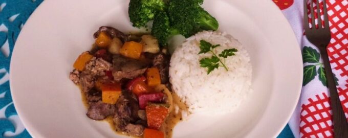 Куриная печень с тыквой и яблоками