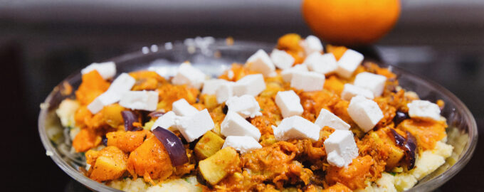 Тёплый салат с кускусом и тыквой
