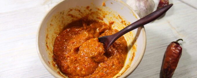 Паста Харисса, восточный соус из чили и зиры для любителей остренького