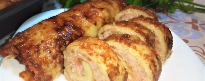 Рулеты из картофеля с мясом и сыром, запеченные в духовке