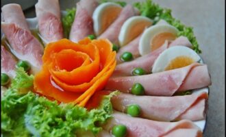 Заливные рулетики из ветчины