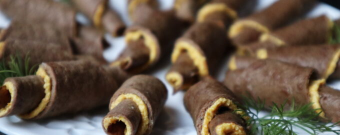 Закуска из печени с необычной начинкой! Обязательно стоит попробовать!