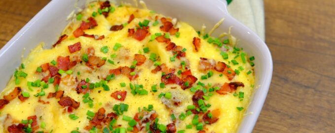 Картофельное пюре пюре в духовке с беконом и сельдереем