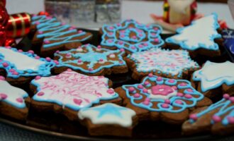 Новогоднее глазированное песочное печенье!