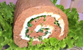 Очень вкусный и красивый рулет из печени со сливочным маслом и зеленью