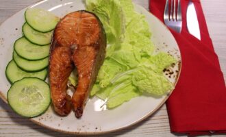 Вкуснейшие стейки из лосося без возни. Всего 3 ингредиента, 30 минут, и самая вкусная рыба на столе!