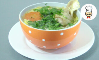 Яичная лапша с куриным бульоном / Лучшее блюдо на 1 января