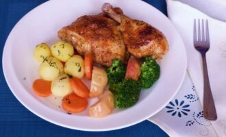 Куриные ножки, запеченные с яблоками