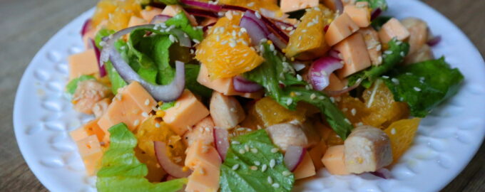 Сочный салат с куриной грудки без майонеза
