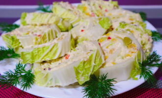 Фаршированная пекинская капуста с плавленым сыром