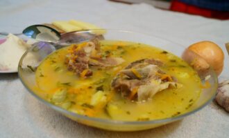 Сибирский рассольник с говядиной на косточке!