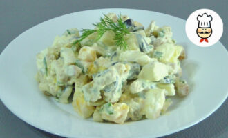 Салат с зеленым луком и яйцом