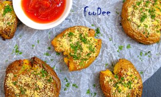 Хрустящая раздавленная картошка в духовке