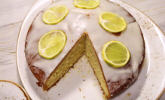 Сочный и нежный пирог с лаймом