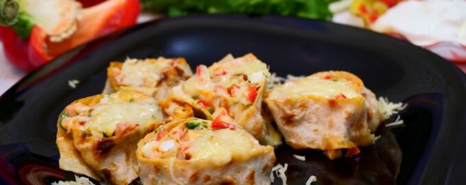 Быстрая мини-пицца из лаваша на сковороде!