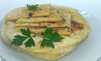 Лепешки с сыром на сковороде