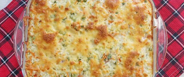 Рисовая запеканка с грудинкой и овощами
