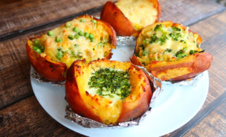 Крошка картошка в духовке. 4 начинки
