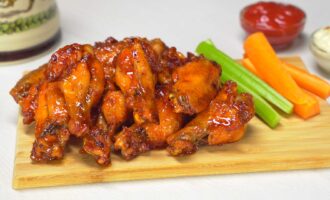Куриные крылышки в остром медовом соусе